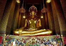 พระพุทธไตรรัตนนายก (ซำปอกง) วัดกัลยาณมิตรวรมหาวิหาร